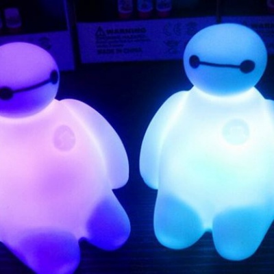 Figuras de acción de Baymax, decoración colorida y ligera para la mesa del dormitorio, regalo para niñas y niños increíbles
